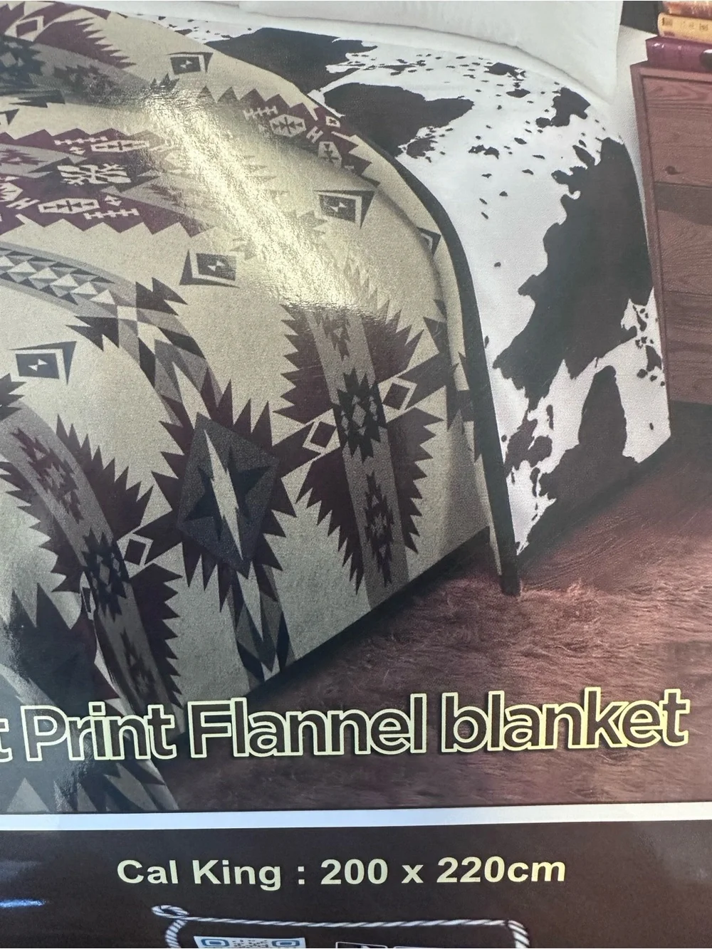 Mia Reversible Throw Blanket - Burgundy & Cream Flannel